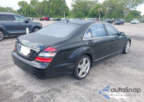 2008 Mercedes-Benz S 550 4Matic z USA, uszkodzony, nr VIN WDDNG86X58A166076